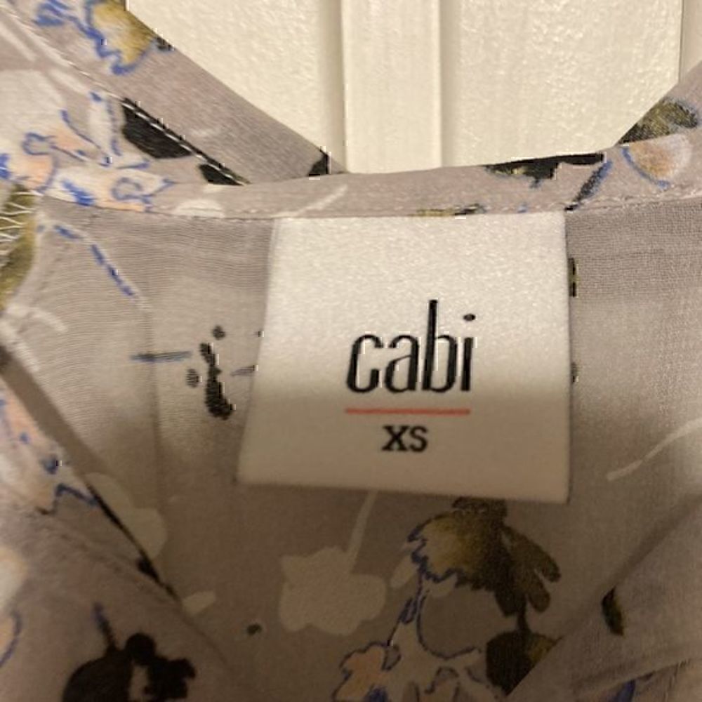 Cabi XS polyester button down blouse     C - Picture 2 of 7